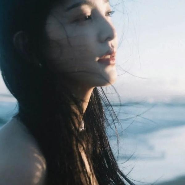 一袭青衣处女心
